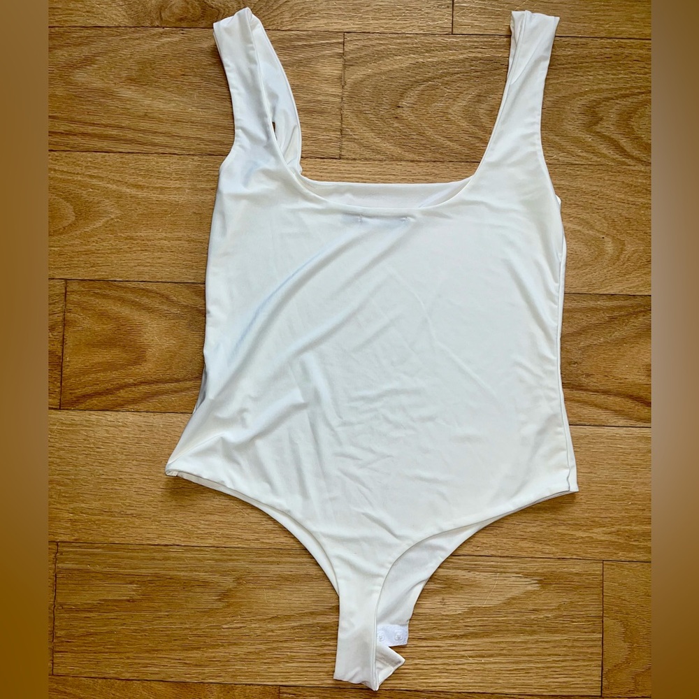 PrettyLittleThing Ivory White Tank Top Bodysuit - Picture 3 of 3